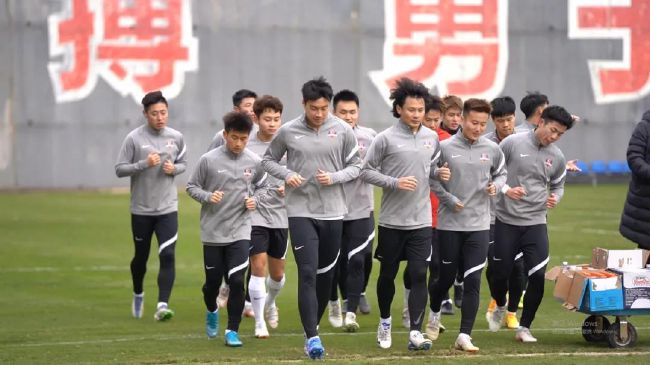 老师办公室打屁屁调教